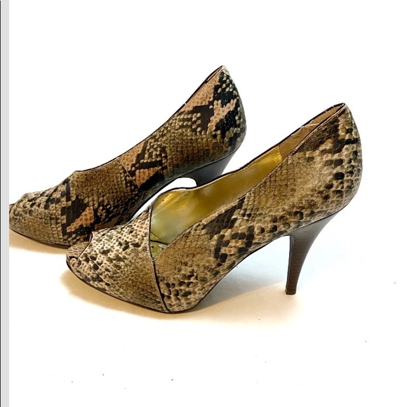 3 FOR $25 BUNDLE BCBG snake print heels size 9 1/2 - Picture 3 of 7